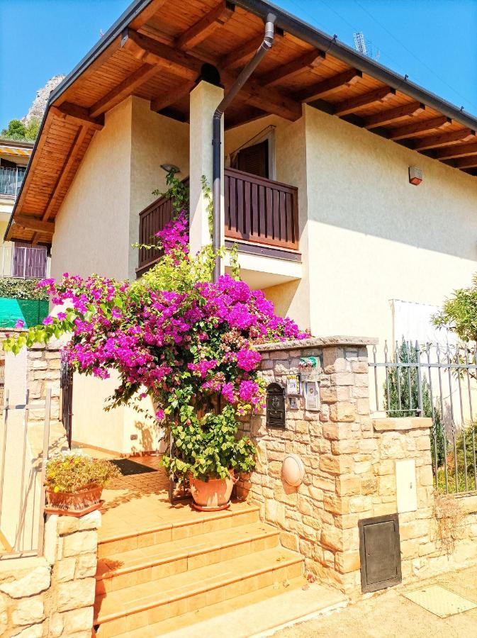 Villa Fior Di Loto Limone sul Garda Esterno foto